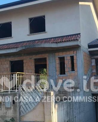 Villa di 230 m² con 5 locali e box auto a Soverato