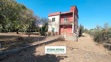 Via Cavaleri Magazzeni Villa Con 5000Mq Di Terra