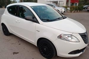 Lancia y ecochic gpl 69 cv