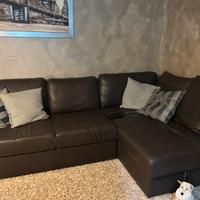 DIVANO LETTO CON PENISOLA E CASSETTONE
