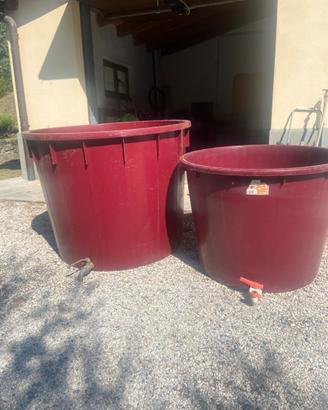 n .2 contenitori per mosto