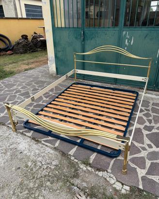 Letto con doghe