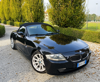 BMW Z4: La Roadster classica che ti fa' emozionare