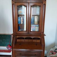 Vetrinetta e scrittoio