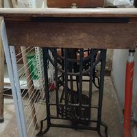 Macchina per cucire vintage Necchi