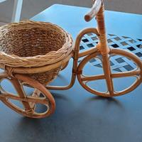 Cestino portaoggetti in rattan