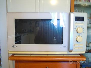 Microonde LG WaveDOM con Grill e Piatto CrCrispy