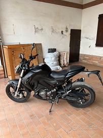 moto da strada keeway RKF 125