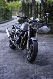 Suzuki GSX 750 inazuma