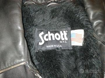 Giubbotto in pelle nero marca Schott