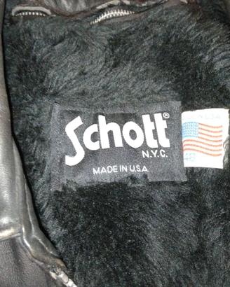 Giubbotto in pelle nero marca Schott