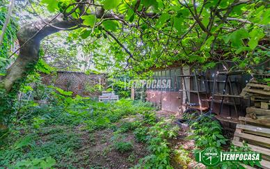 BOX DOPPIO NEL PIENO CENTRO DI MAGENTA!