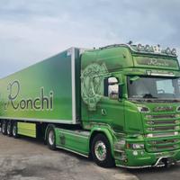 scania R490 e semirimorchio frigo trasporto fiori 