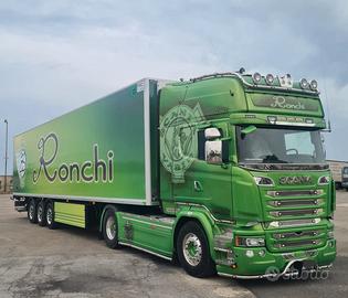 scania R490 e semirimorchio frigo trasporto fiori 