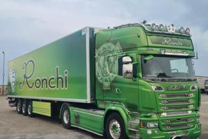 scania R490 e semirimorchio frigo trasporto fiori 