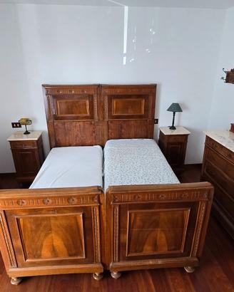Camera da Letto Antica Completa in Noce/Umbertino