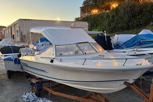 Motoscafo Hellas 550 motore Yamaha75 e carrello om