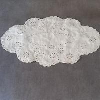 Centrino in puro lino Bellori ricamato mano