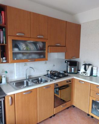 cucina stosa completa di elettrodomestici 