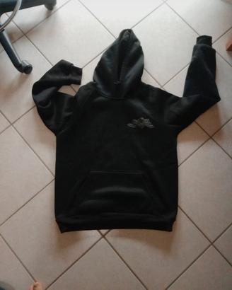 Felpa Nera con disegno sul retro