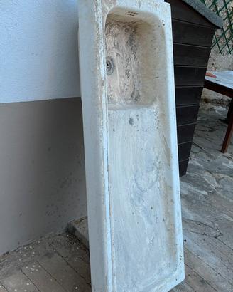 Regal o  lavandino in ceramica