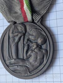 medaglia in bronzo alle madri dei caduti 