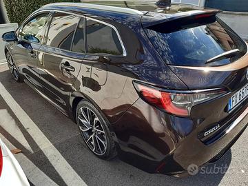 TOYOTA Corolla Touring Sports 2.0 Hybrid Lounge
