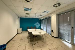 UFFICIO A PESCHIERA DEL GARDA