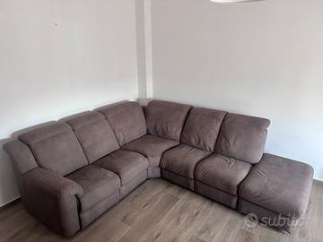 divano Grigio angolare con chaise longue