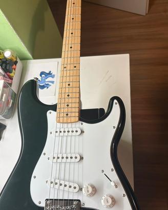 Chitarra elettrica Fender e amplificatore Mooer
