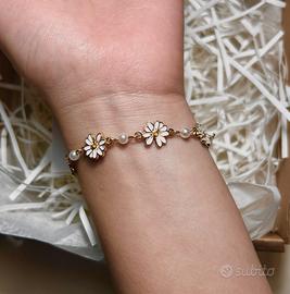 Daisy bracelet
