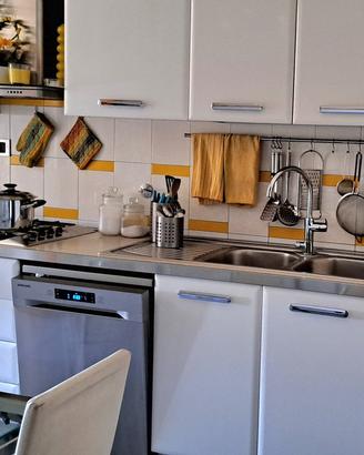 CUCINA  COMPONIBILE COMPLETA BIANCO LACCATO
