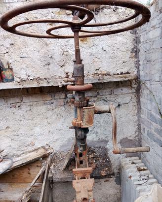 Oggetti da officina antichi 