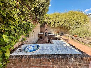 Sant'Agata Li Battiati - Villa Singola con Piscina