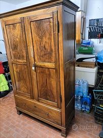Armadio in noce 2 ante epoca 800