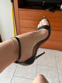 Elegante sandalo con tacco alto