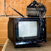 Mini Televisore Portatile Anni ‘90