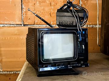 Mini Televisore Portatile Anni ‘90