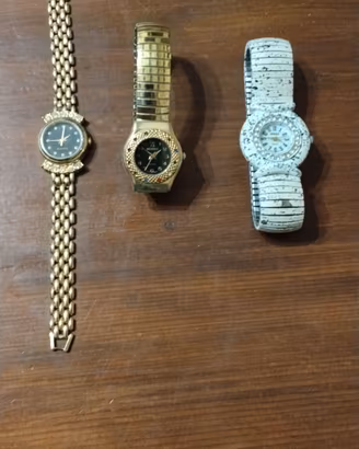 tre orologi nuovi per donna. da mettere solo.pil