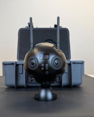 Insta360 Pro 2 8K con FarSight, 3 batterie e acces