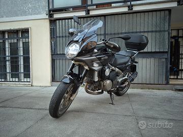 moto aprilia mana 850