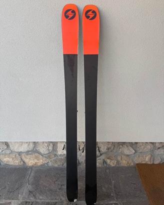 Sci Blizzard Zero G con attacchi e pelli