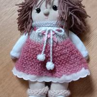 Bambolina morbida particolari in lana