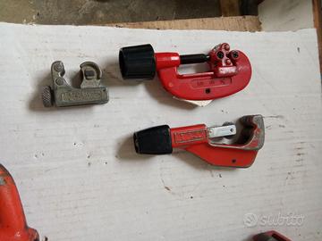 Taglia tubi per rame