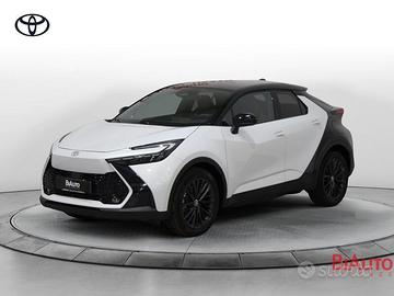 Toyota C-HR Plug-in Hybrid 220 Lounge Hero