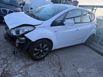 HYUNDAI iX20 RICAMBI USATI