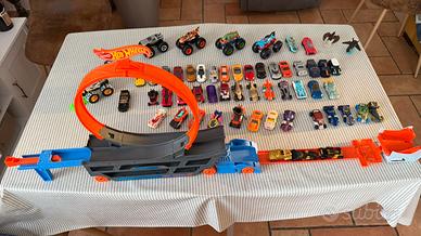 Macchine Hot Wheels con camion pista