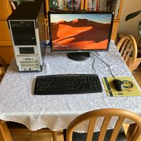 PC fisso completo + monitor Asus +mouse e tastiera