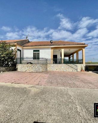 Villa di 23200 m² con più di 5 locali e box auto d