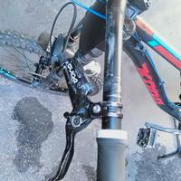 Bici Downhill Kona stinky 26